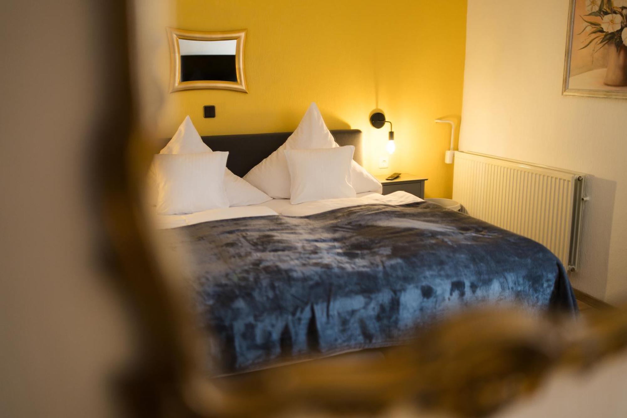 Ratskeller Hotel & Restaurant Kröv エクステリア 写真