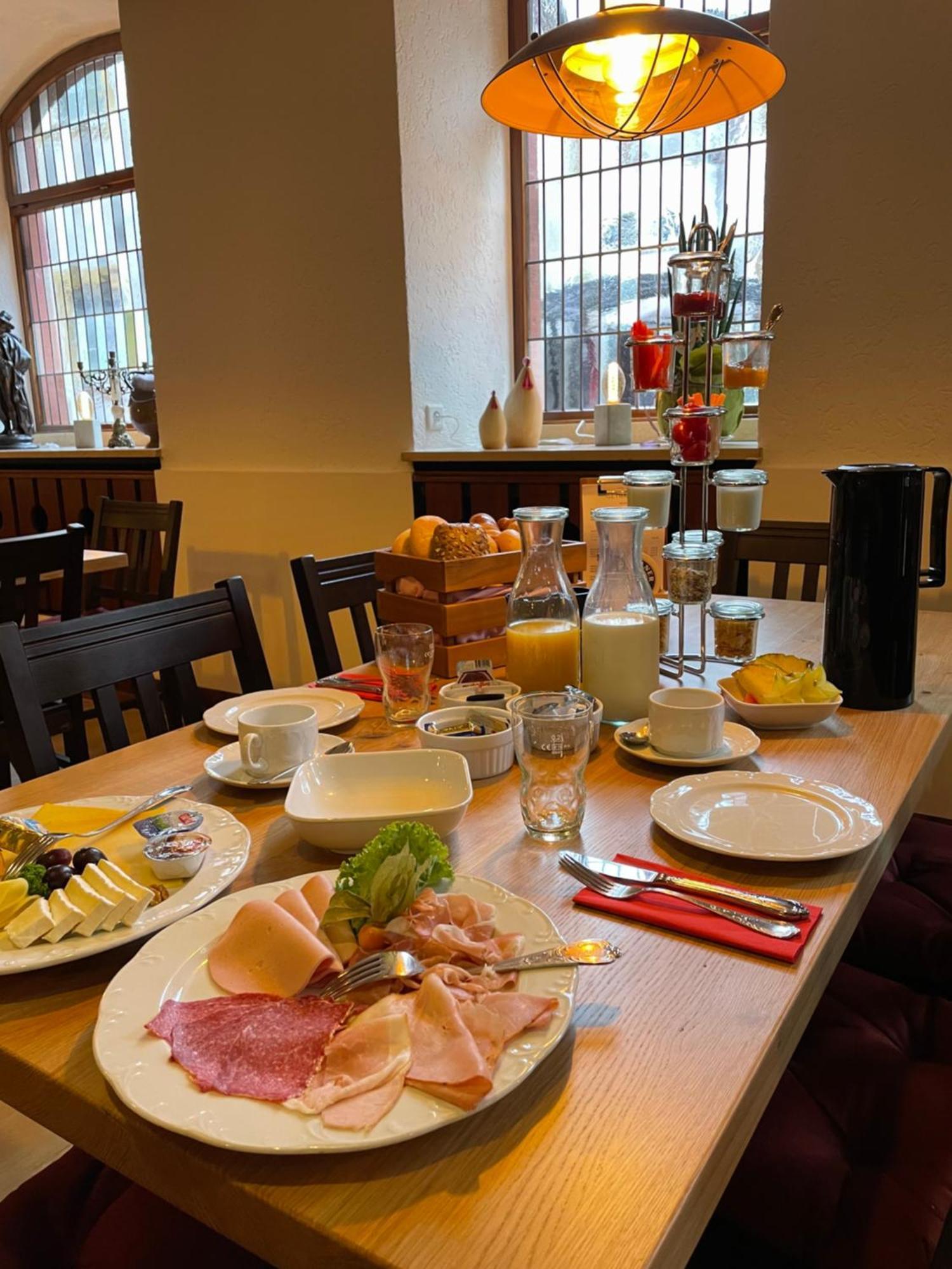 Ratskeller Hotel & Restaurant Kröv エクステリア 写真